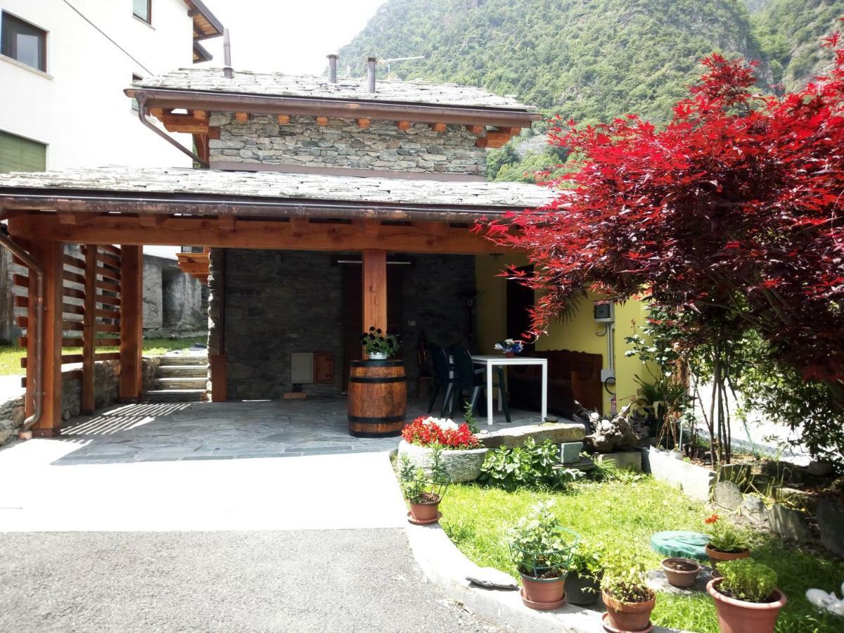 Villa Acero Rosso Champdepraz Exterior foto